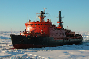 135490